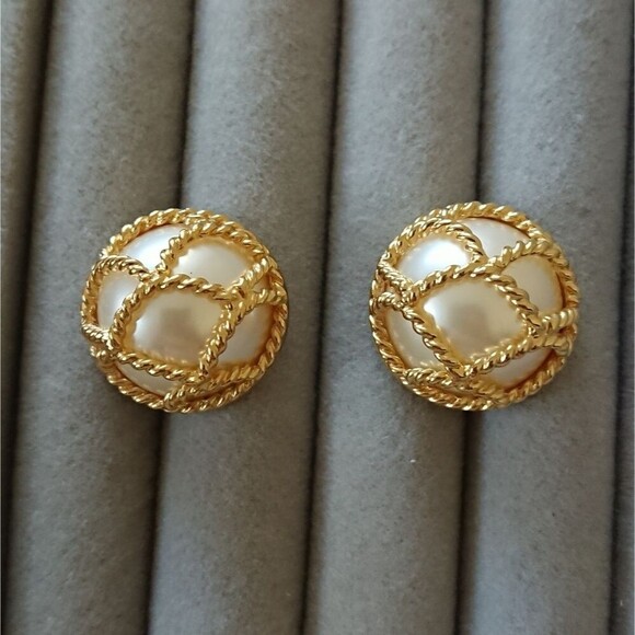 Joan Rivers Goldtone Caged pearl pierced earrings - Picture 5 of 9
